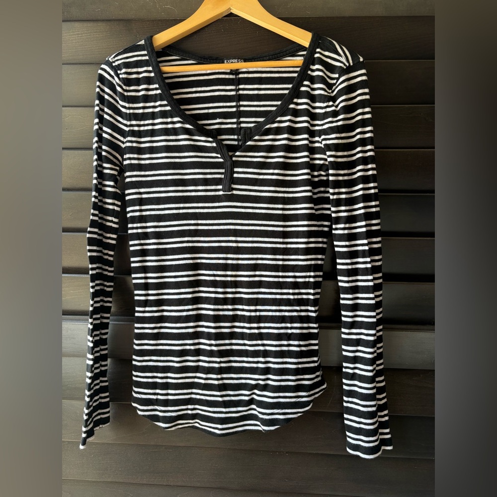 Express Women's Medium Black White Stripe Long Sleeve Shirt